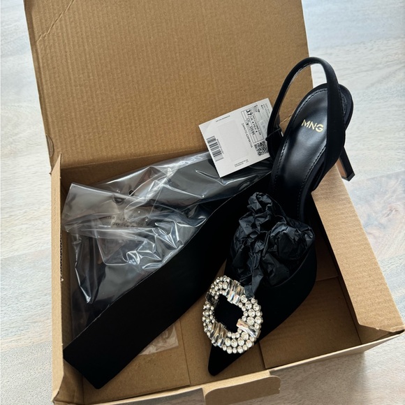 Black sling back heel with diamond brooch jewel - Picture 4 of 4